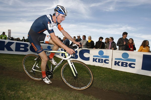 Twan van den Brand wint veldrit van Dordrecht