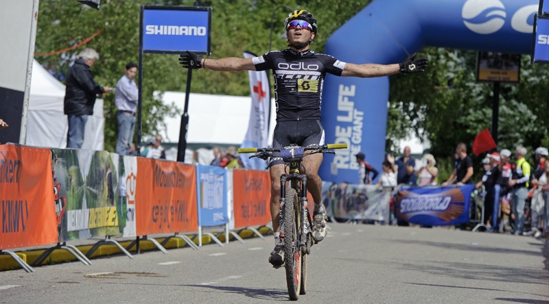 Blessure voor MTB-kampioen Van der Heijden