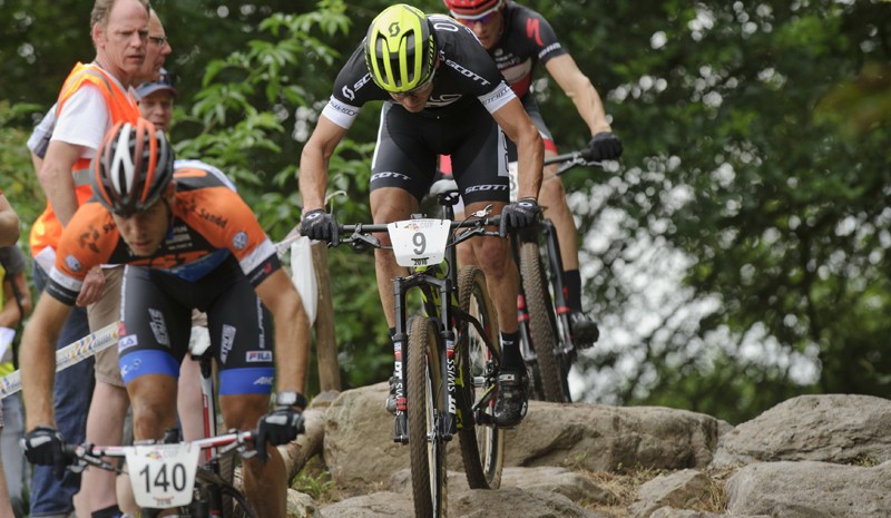 Michiel van der Heijden wint in Cape Epic