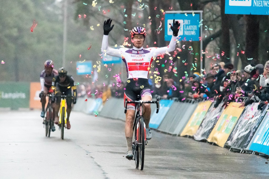 David van der Poel naar de zege in Mol