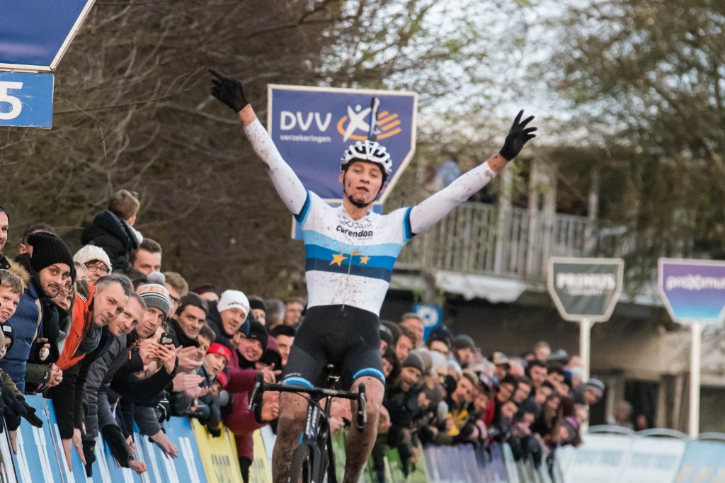 Van der Poel neemt revanche in Hamme