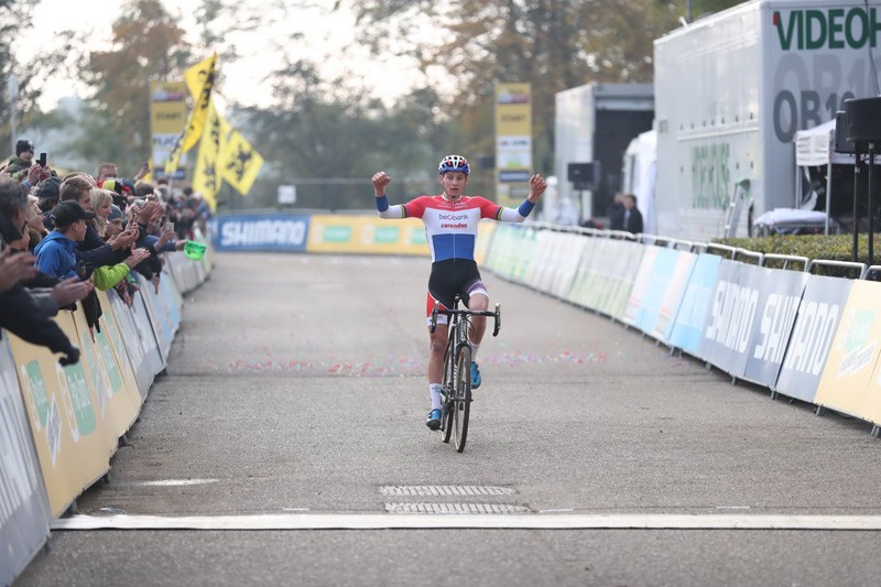 Van der Poel wint WB in Valkenburg