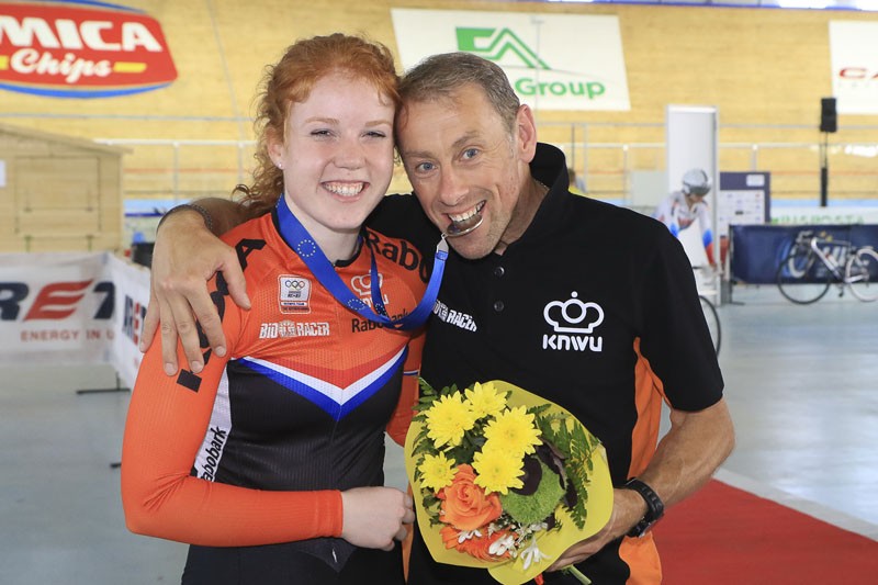 Van de Wouw wint brons op WK Baan