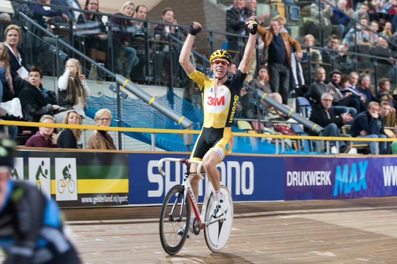 Vingerling kampioen op de scratch