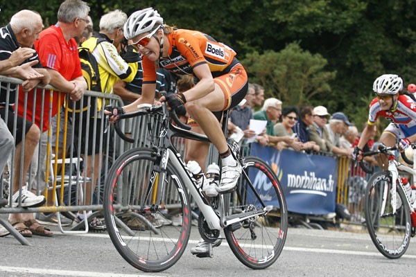 Adrie Visser zet punt achter wielerloopbaan