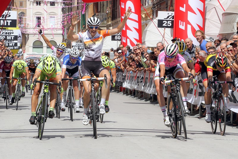 Vos steviger in roze na tweede ritzege Giro Rosa