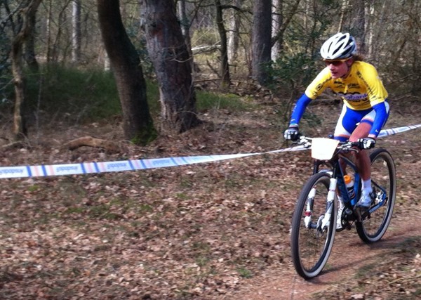 Vos rijdt ook op de MTB in Steenwijk