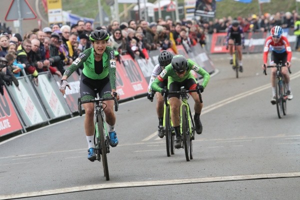 Marianne Vos wint overtuigend in Maldegem