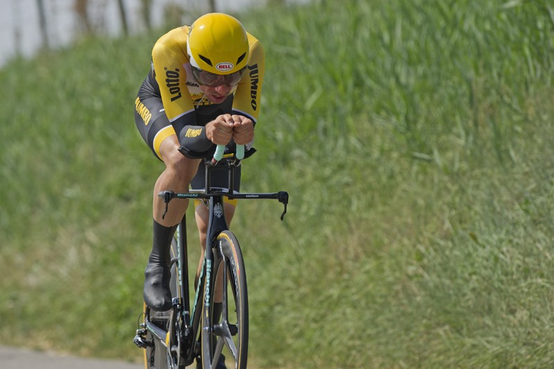 Robert Wagner (Lotto-Jumbo) onder het mes