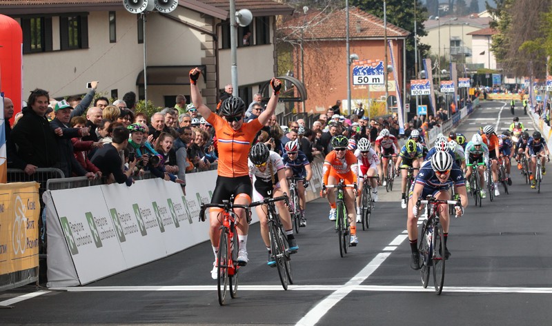 Lorena Wiebes wint Piccolo Trofeo Binda