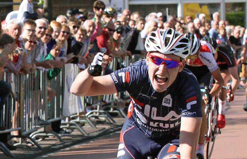 Wijkel en Mackaij winnen in Omloop Schermer