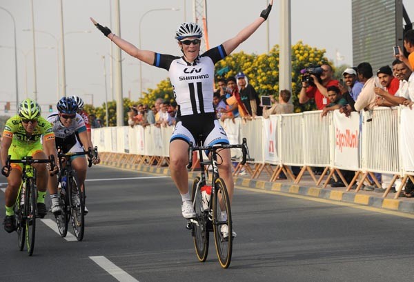 Wild wint openingsetappe Tour of Qatar