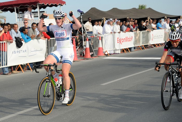 Twaalf Nederlandse vrouwen in Qatar