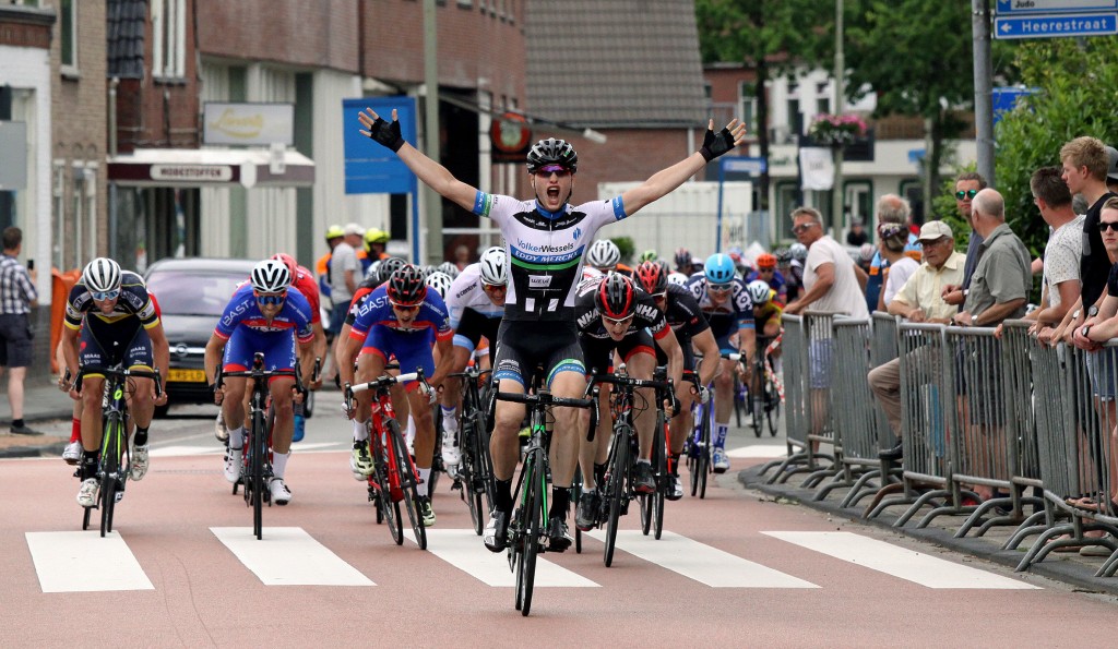 Jelle Wolsink wint in Roden