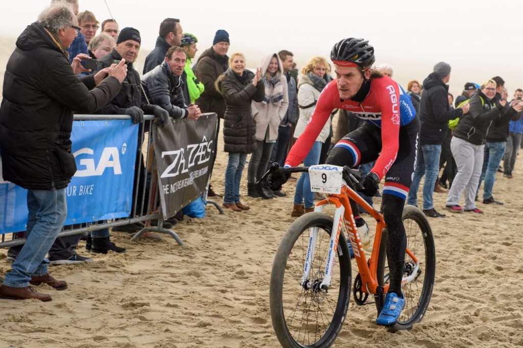 Zonneveld wint Hoek van Holland-Den Helder