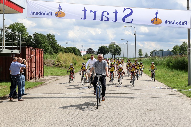 Zwaluwen-Almelo vieren dubbel feest