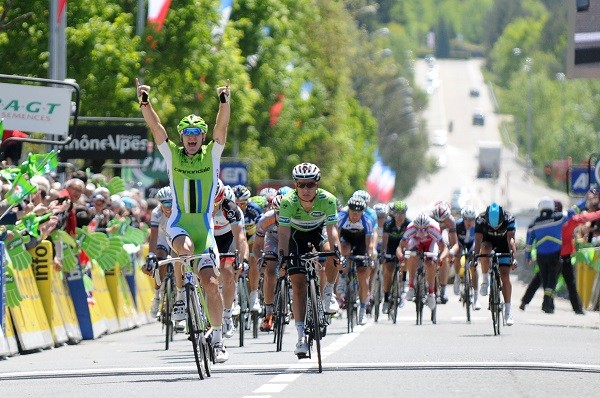 Dauphiné: Viviani wint, Slagter op achterstand