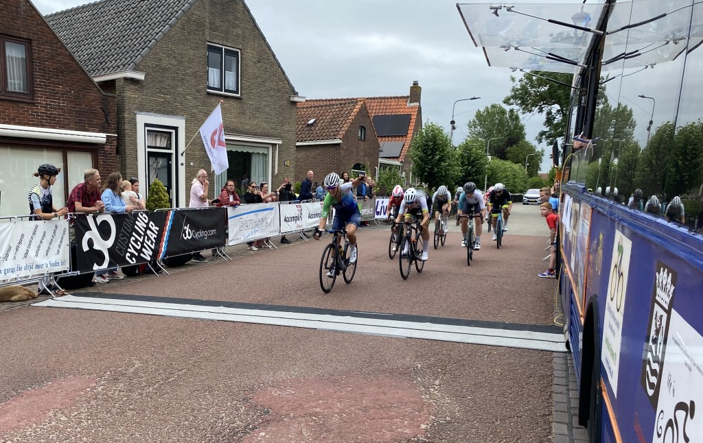 Eva van den Born rapste in Abbenbroek