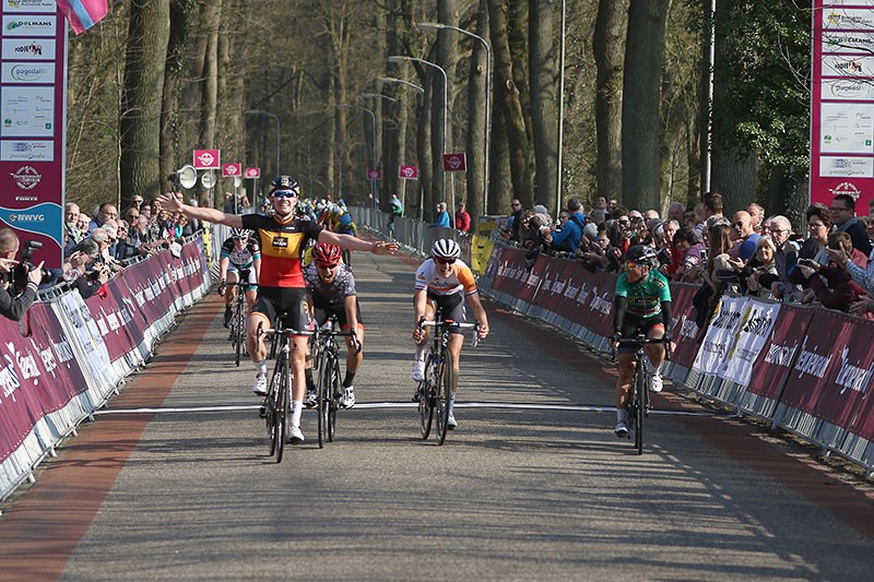 D'hoore wint eerste rit Energiewacht Tour