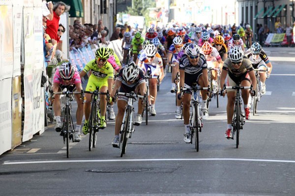 Vos wint nipt van Olds in Giro Toscana
