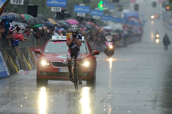 Giro: Hansen wint, Weening negende
