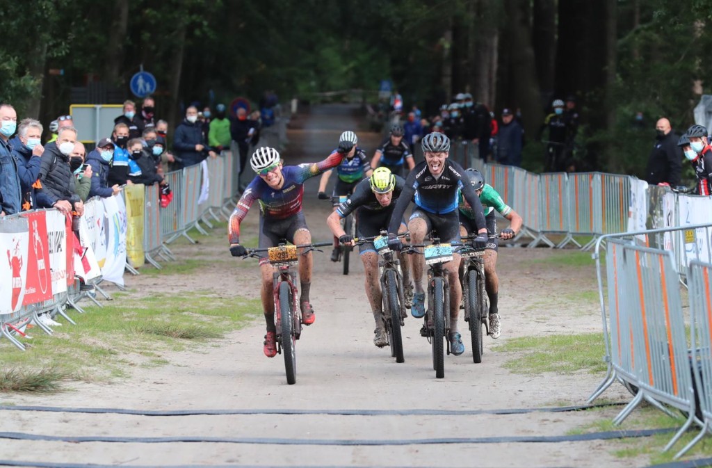 Groen en Zeldenrust winnen Hondsrug Classic