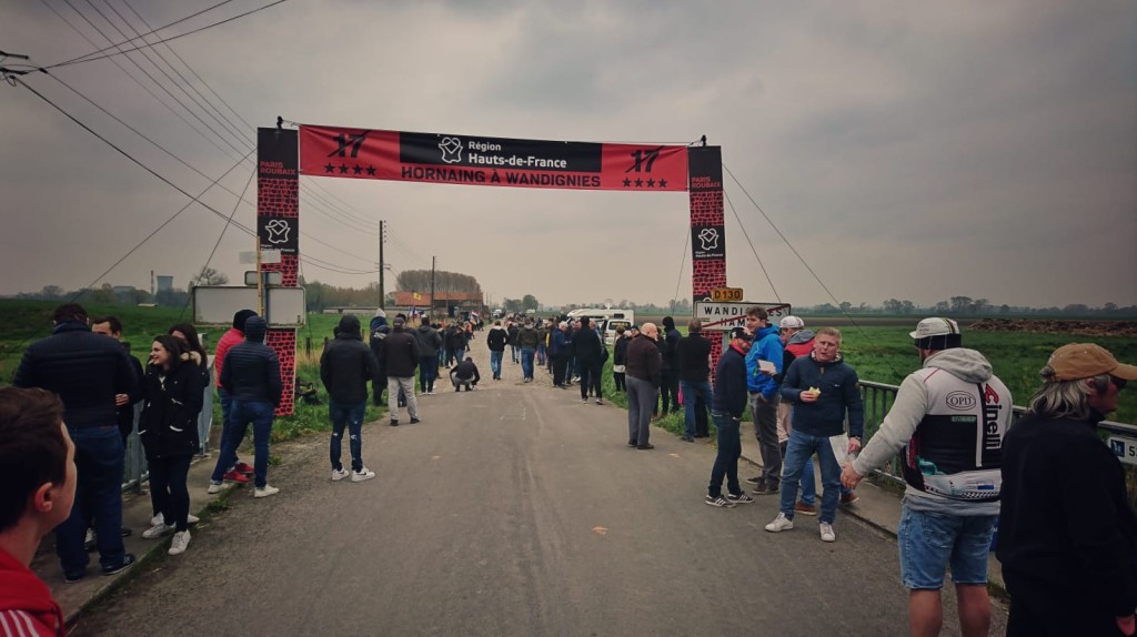 In het spoor van de renners naar De Hel