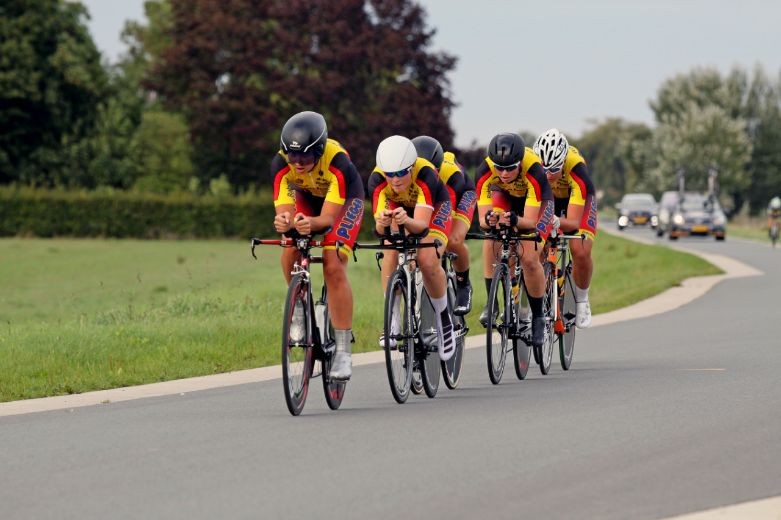 Van Arckel wint ploegentijdrit clubcompetitie vrouwen