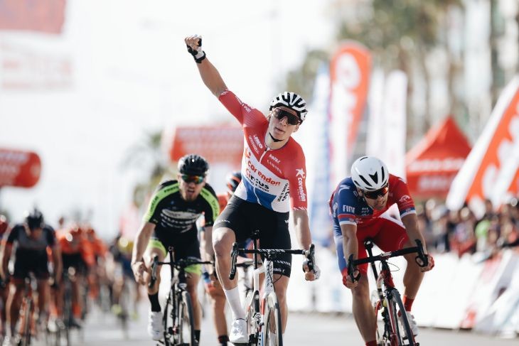 Van der Poel wint ook zijn eerste wegkoers