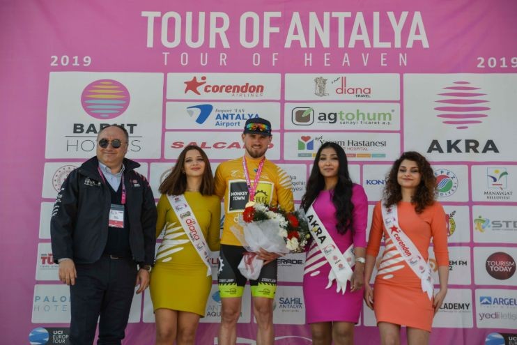 Van der Kooij wint tweede rit Antalya