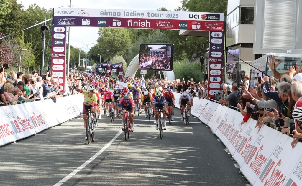Simac Ladies Tour: Wiebes maakt kwartet vol