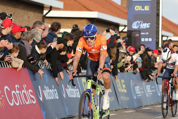 Ronhaar grijpt net naast medailles op EK