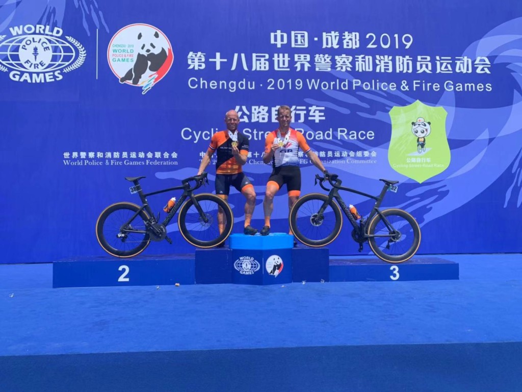 ﻿John en Wout Roos behalen goud in China