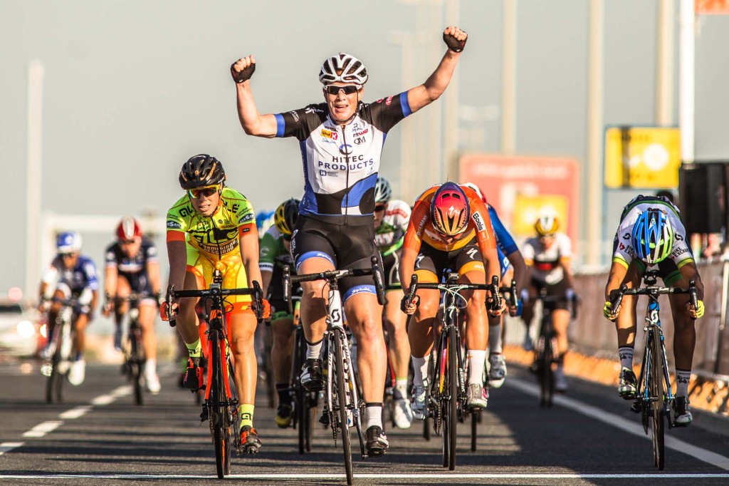 Kirsten Wild wint en leidt in Qatar