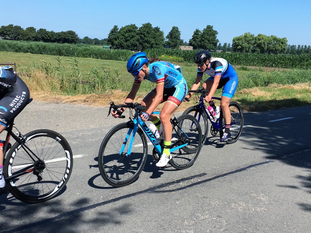 Bakker en Van Witzenburg blijven bij team