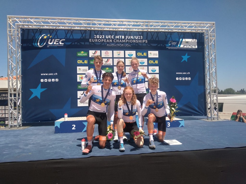 EK MTB: Nederland wint Mixed Team Relay