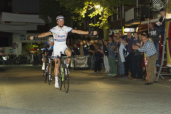 Tom Veelers wint Nacht van Hengelo