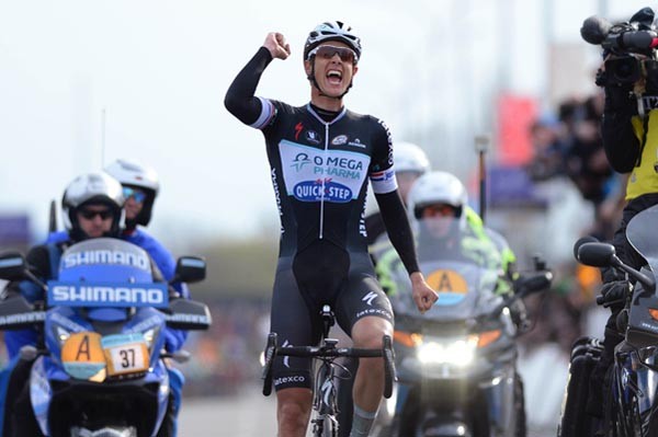 Terpstra wint Dwars door Vlaanderen