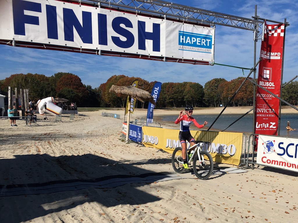 Pauliena Rooijakkers op herhaling in Brabant Beach Battle