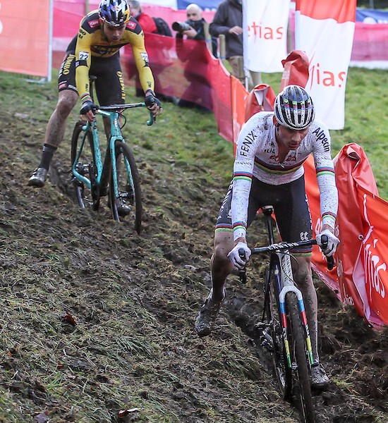 Van der Poel ziet Van Aert winnen in Dendermonde