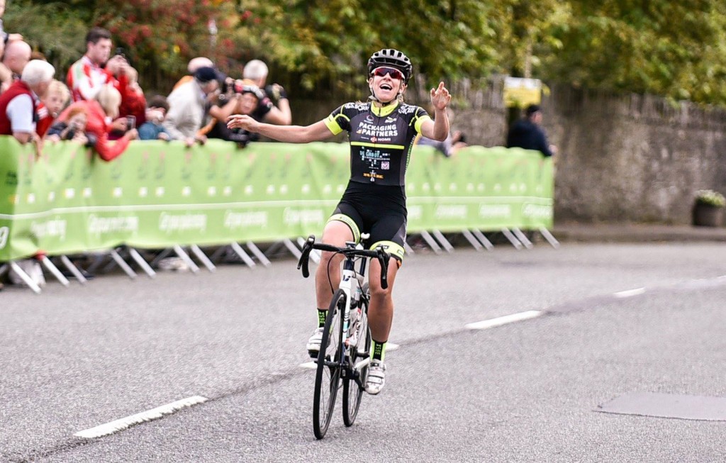 De Gast wint etappe in Ras na mBan