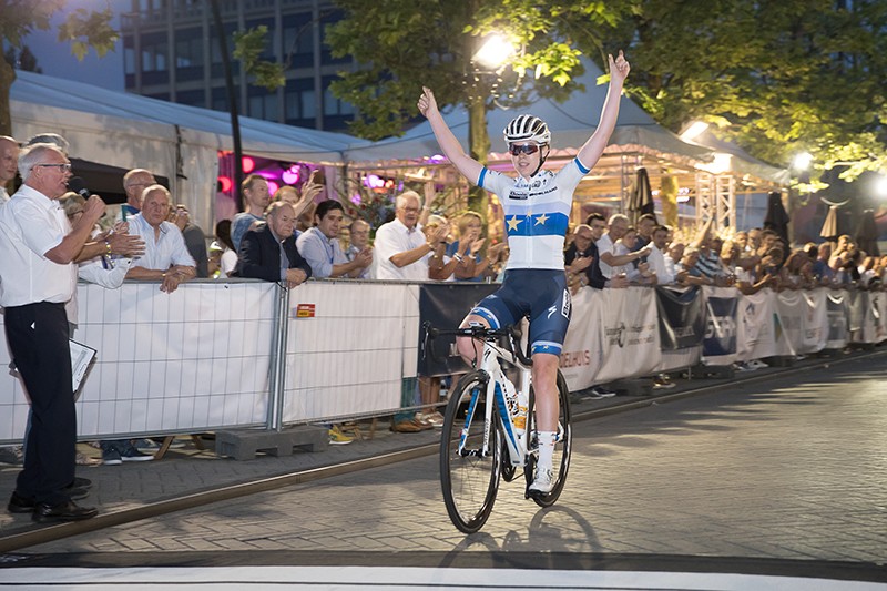 Van der Breggen wint Nacht van Hengelo