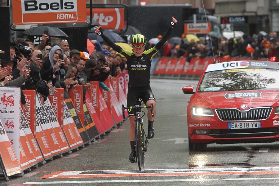 Van Vleuten wint Luik