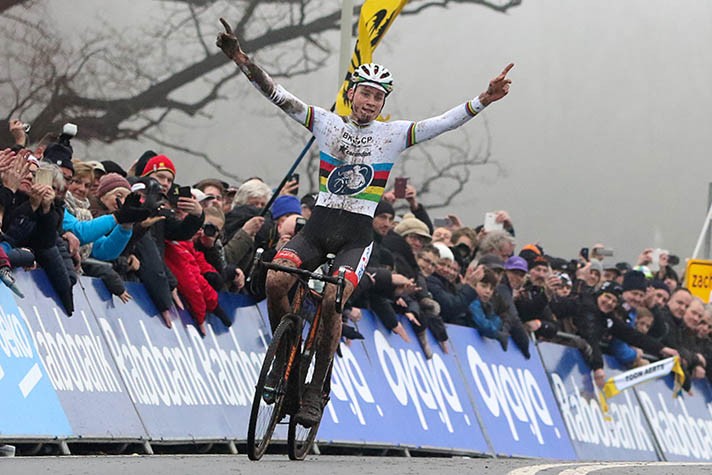 Van der Poel wint in Hoogerheide