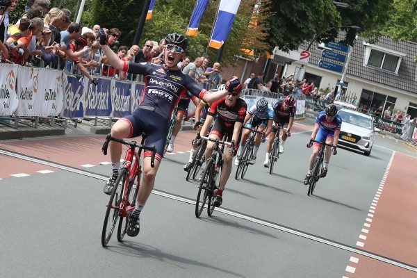 Van der Tuuk wint E3 Prijs Harelbeke