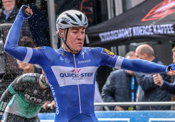 Jakobsen wint openingsrit Tour des Fjords