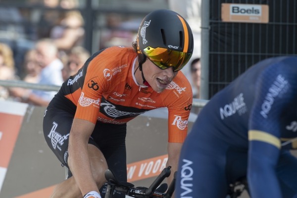 Net geen top 10 voor Roompot in GP Cerami