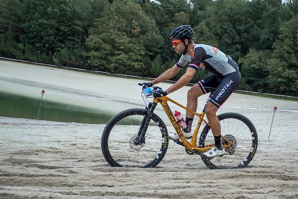 Becking leidt in Andalucia Bike Race