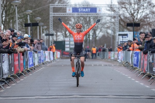 Van der Heijden wint veldrit Rucphen (+video)