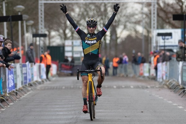 Van der Haar boekt zege in Rucphen (+video)